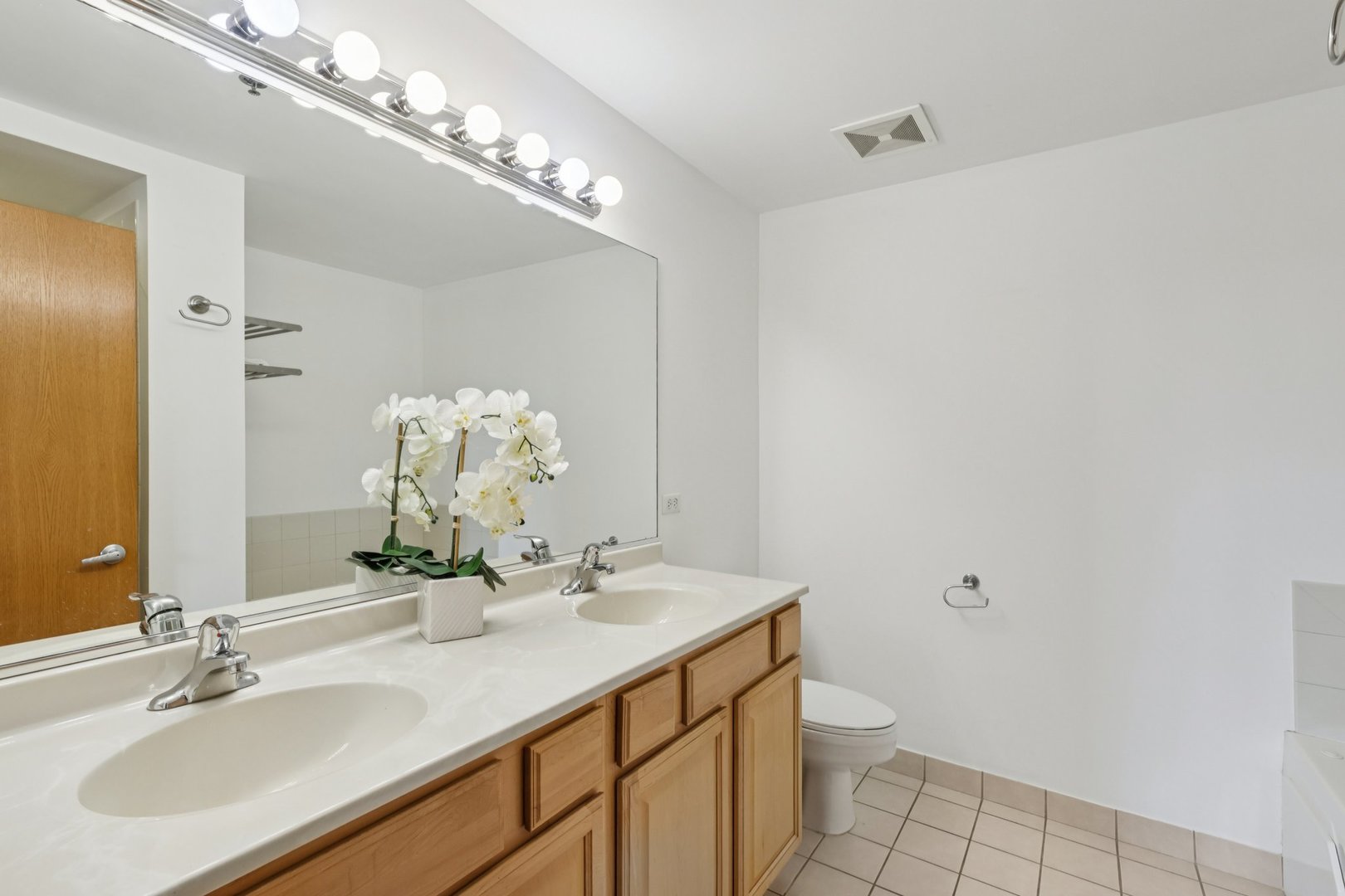 1250 S Indiana Avenue Unit: 1011