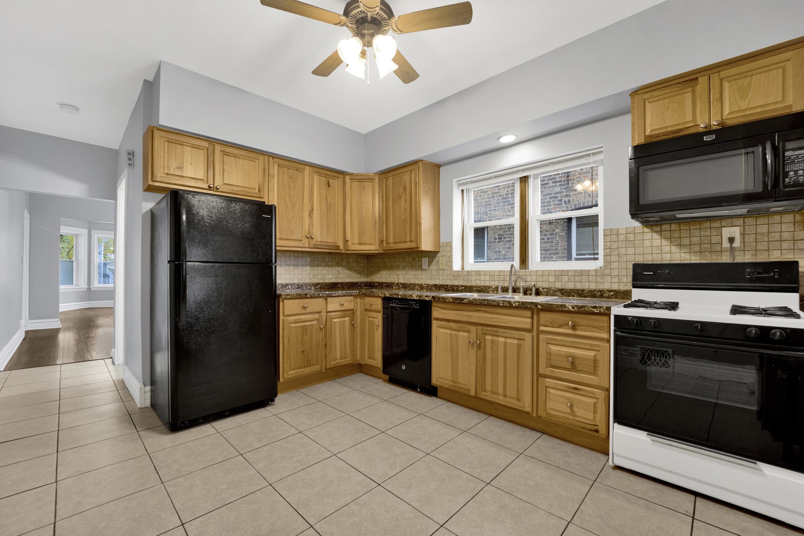 5015 W Montrose Avenue Unit: 1