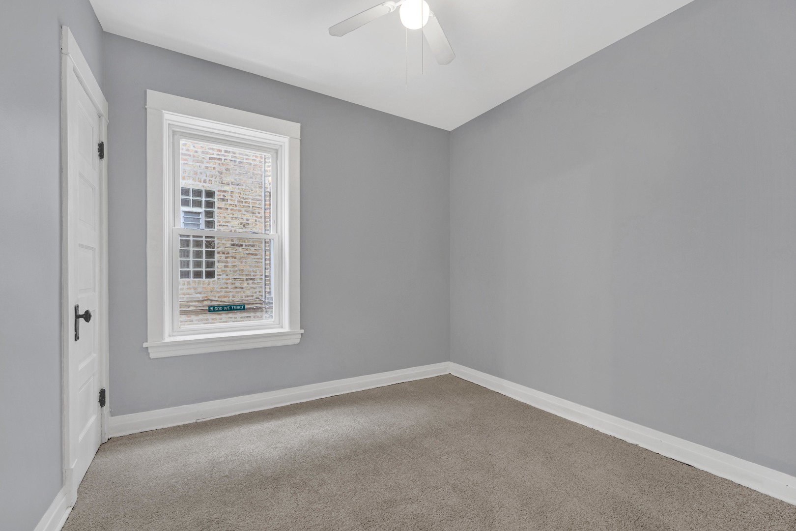 5015 W Montrose Avenue Unit: 1