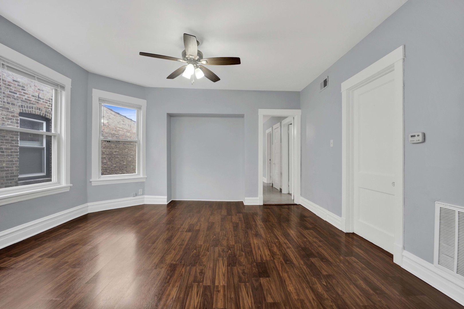 5015 W Montrose Avenue Unit: 2