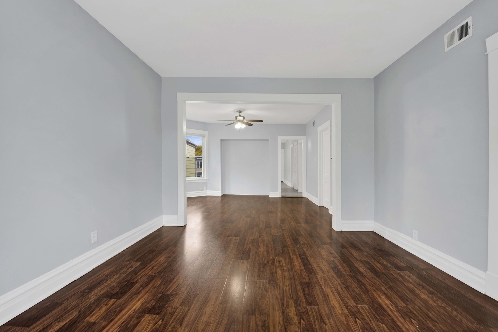 5015 W Montrose Avenue Unit: 2