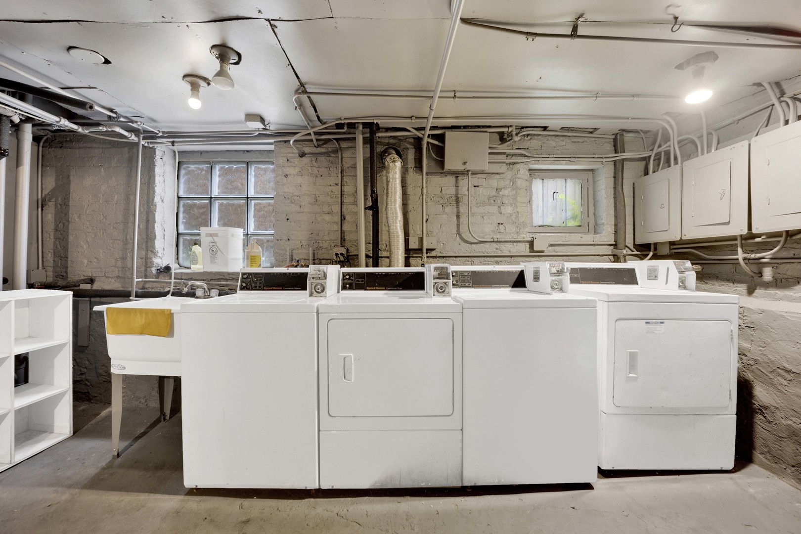 5015 W Montrose Avenue Unit: 2