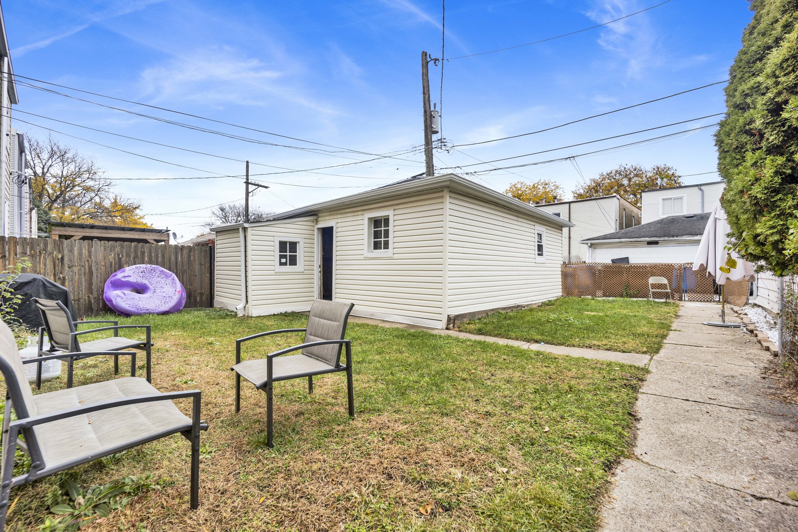 5015 W Montrose Avenue Unit: 2