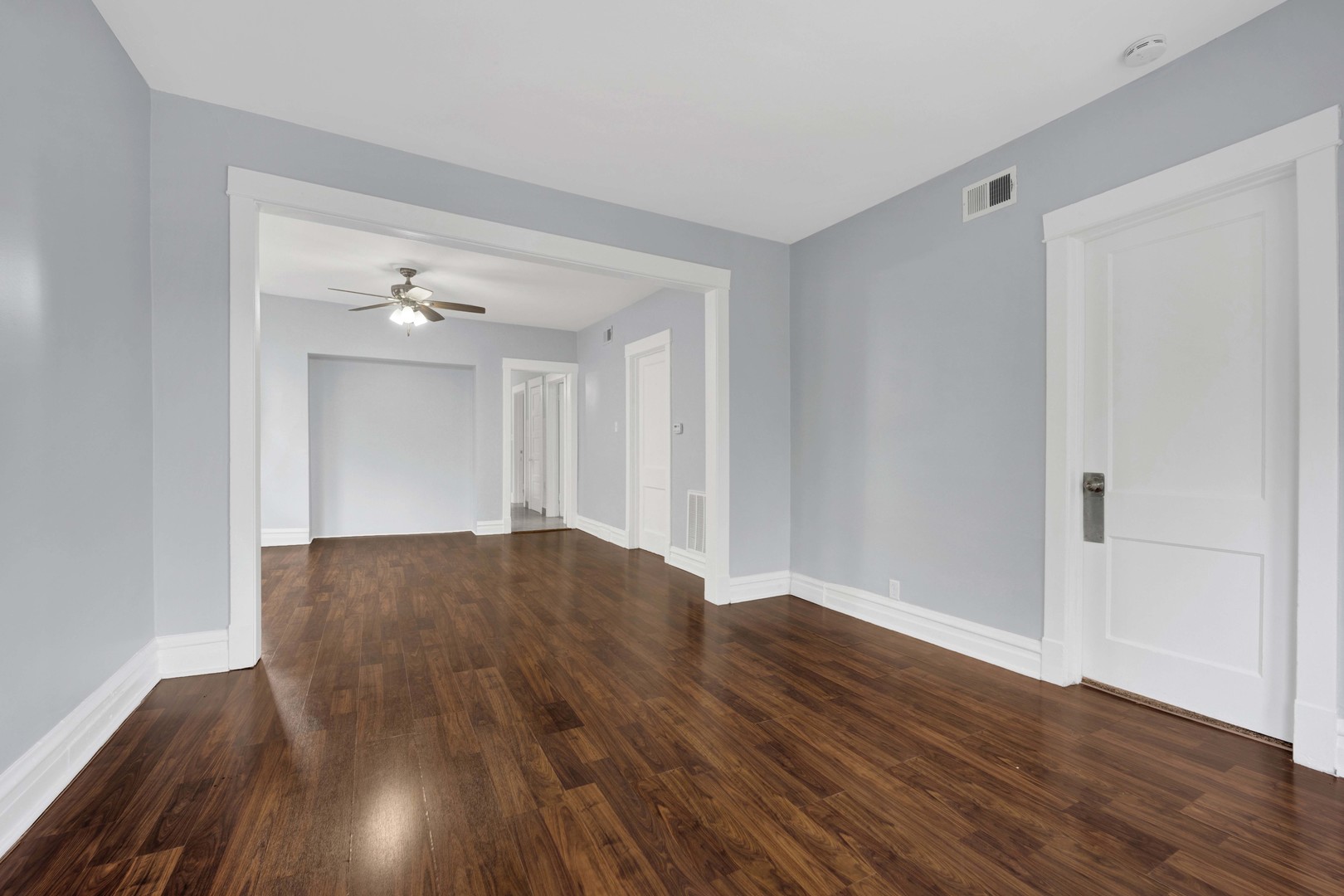 5015 W Montrose Avenue Unit: 2