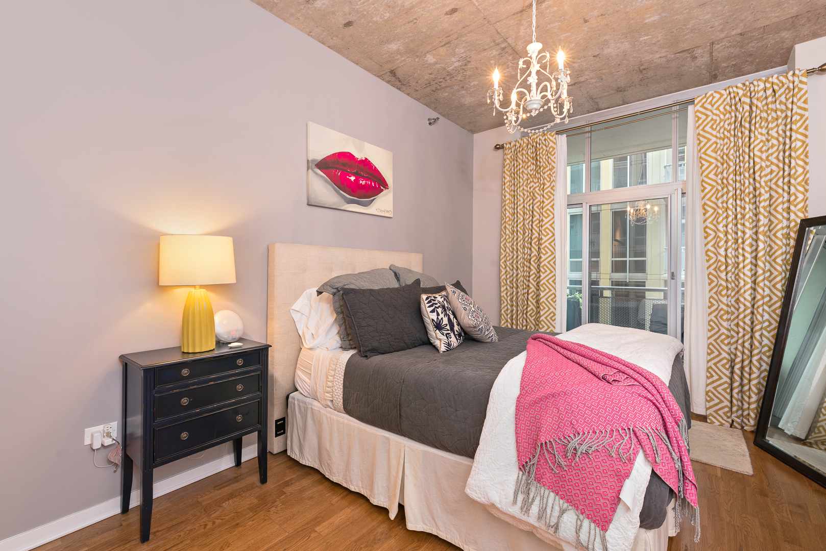 700 N Larrabee Street Unit: 1406