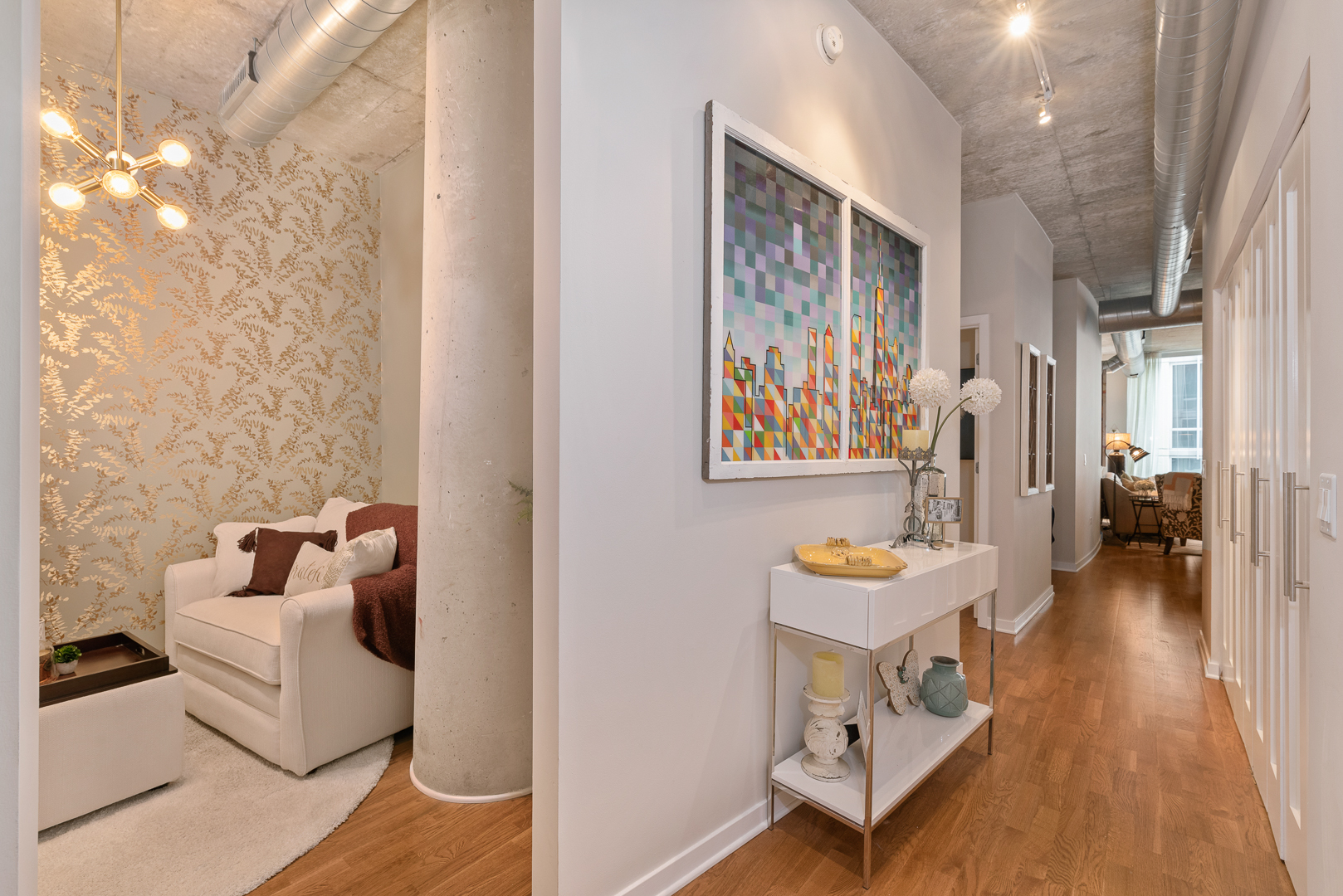700 N Larrabee Street Unit: 1406