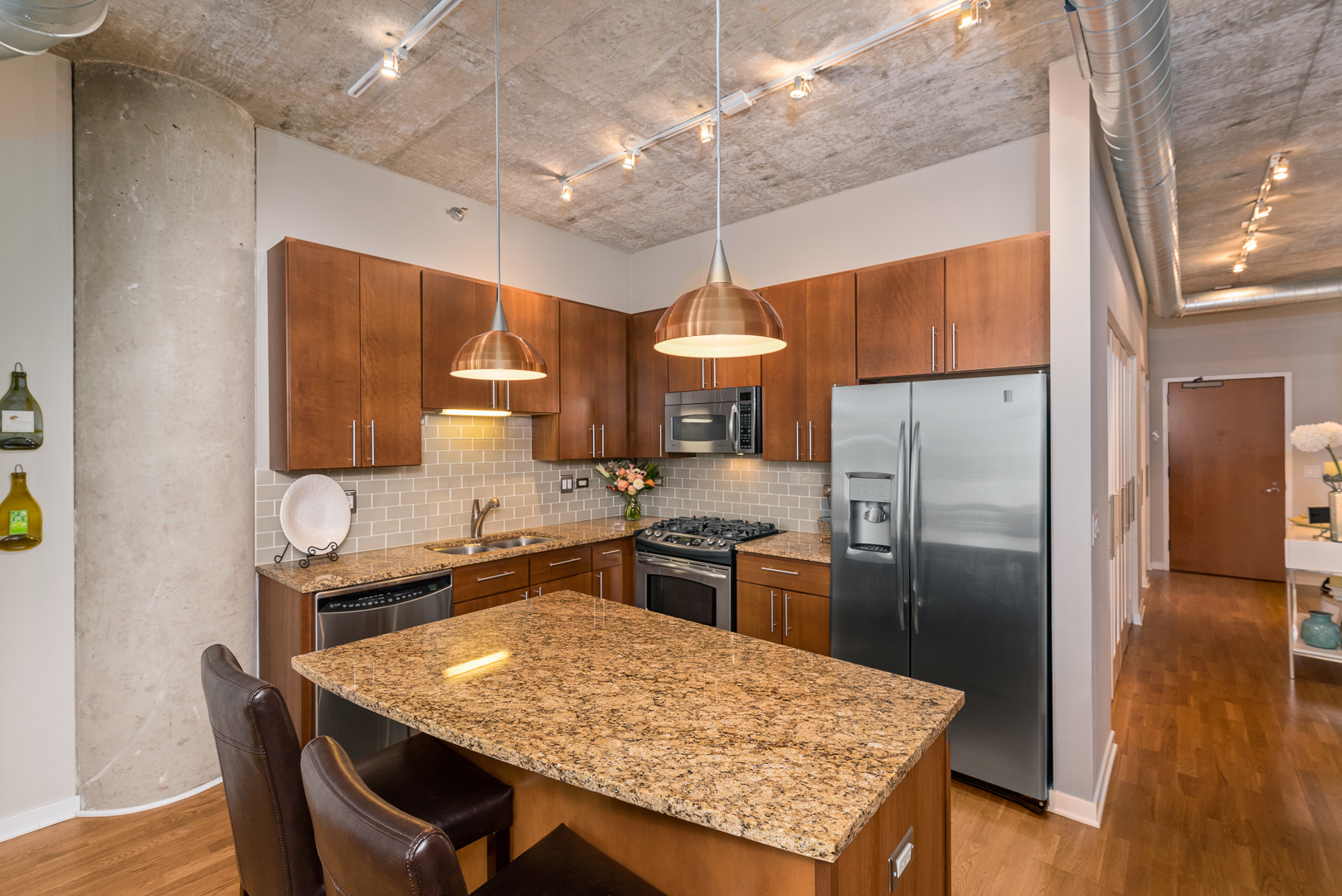 700 N Larrabee Street Unit: 1406