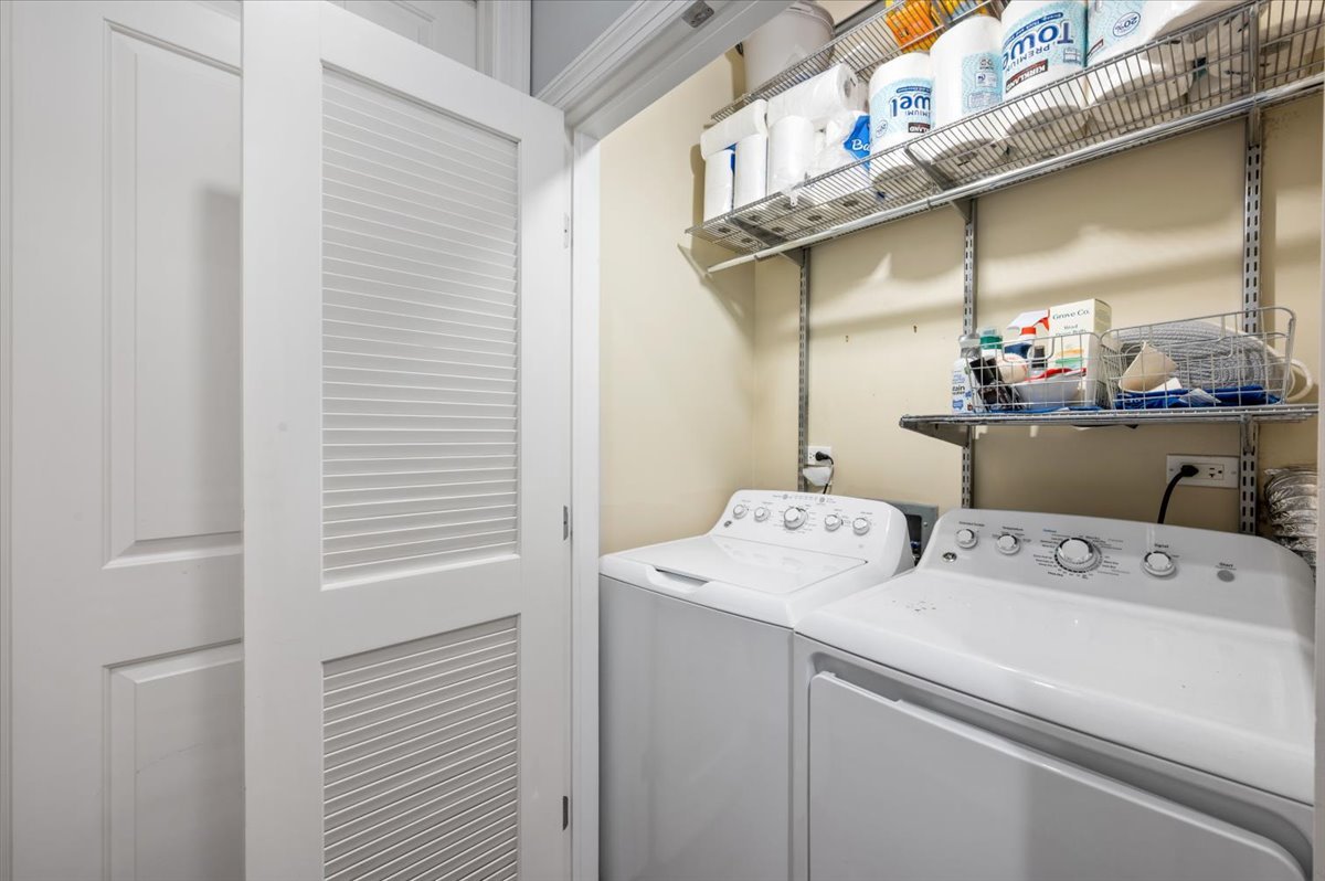 2142 W Roscoe Street Unit: 3D