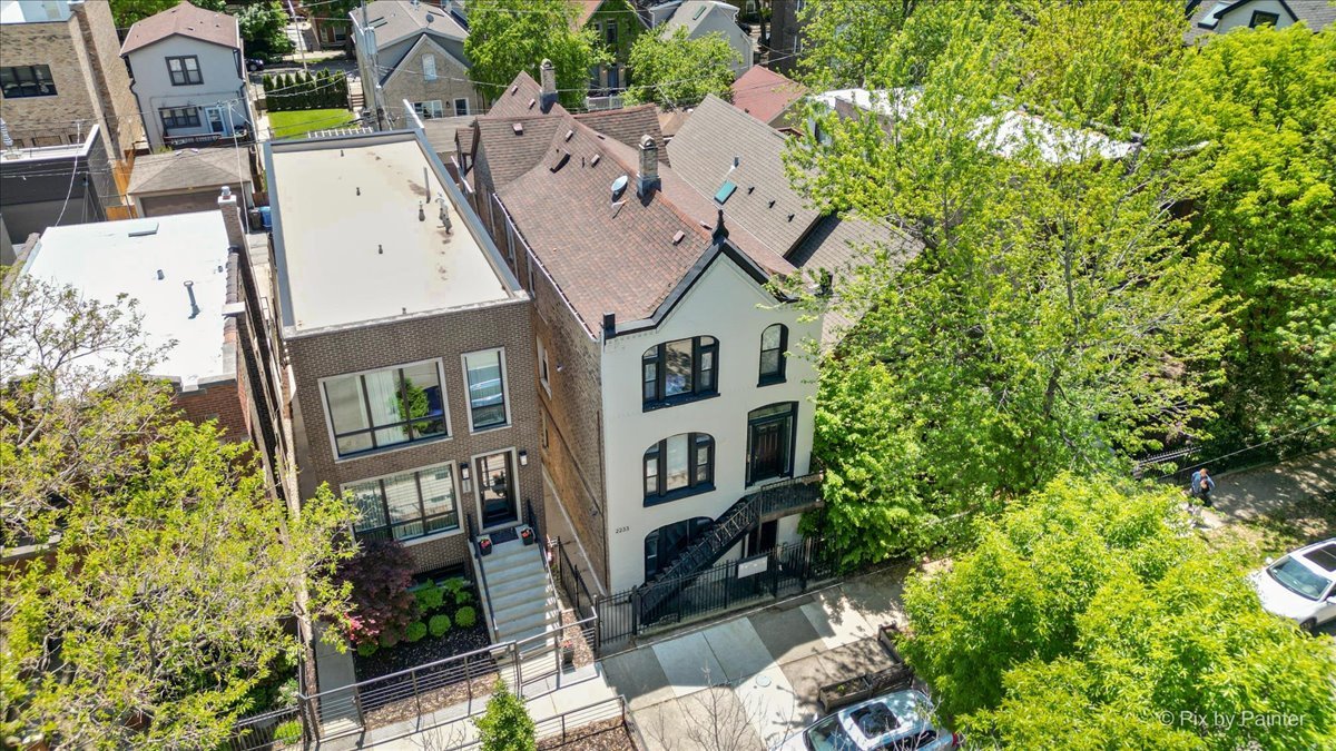 2233 W Shakespeare Avenue Unit: 1F