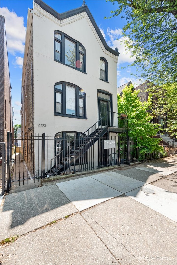 2233 W Shakespeare Avenue Unit: 1F