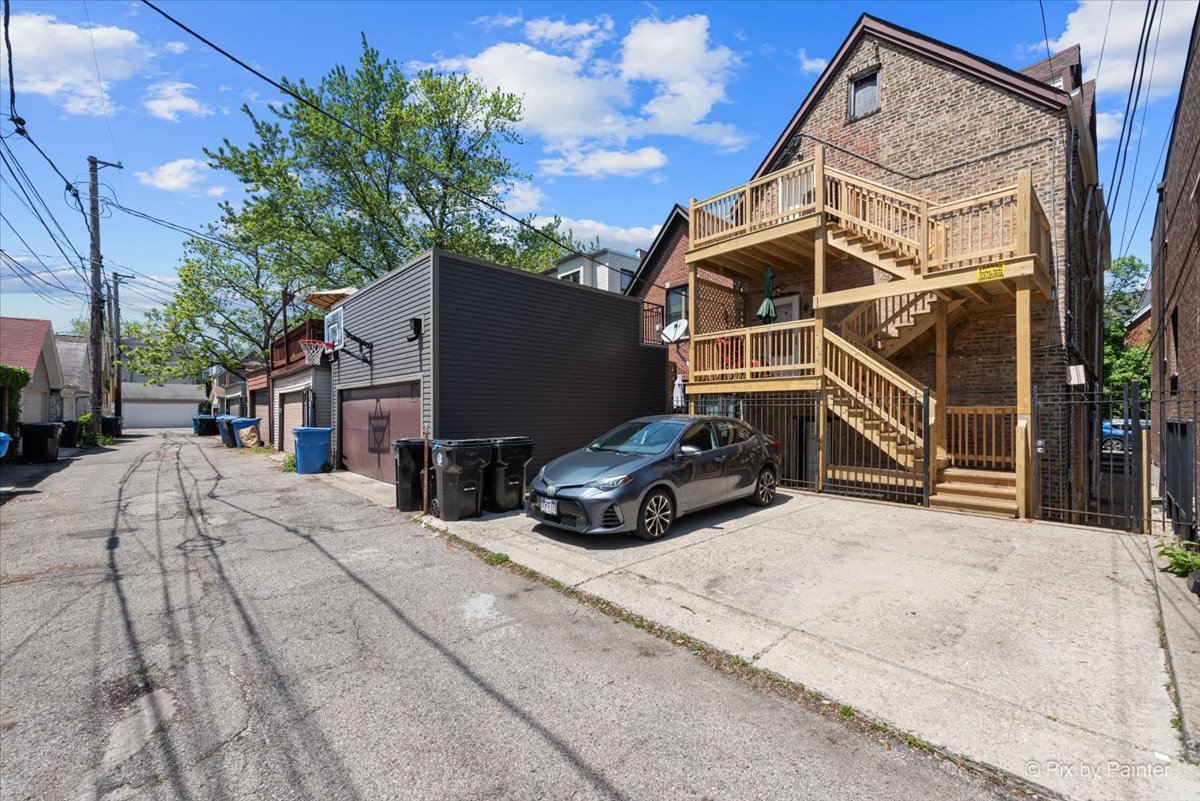 2233 W Shakespeare Avenue Unit: 1F