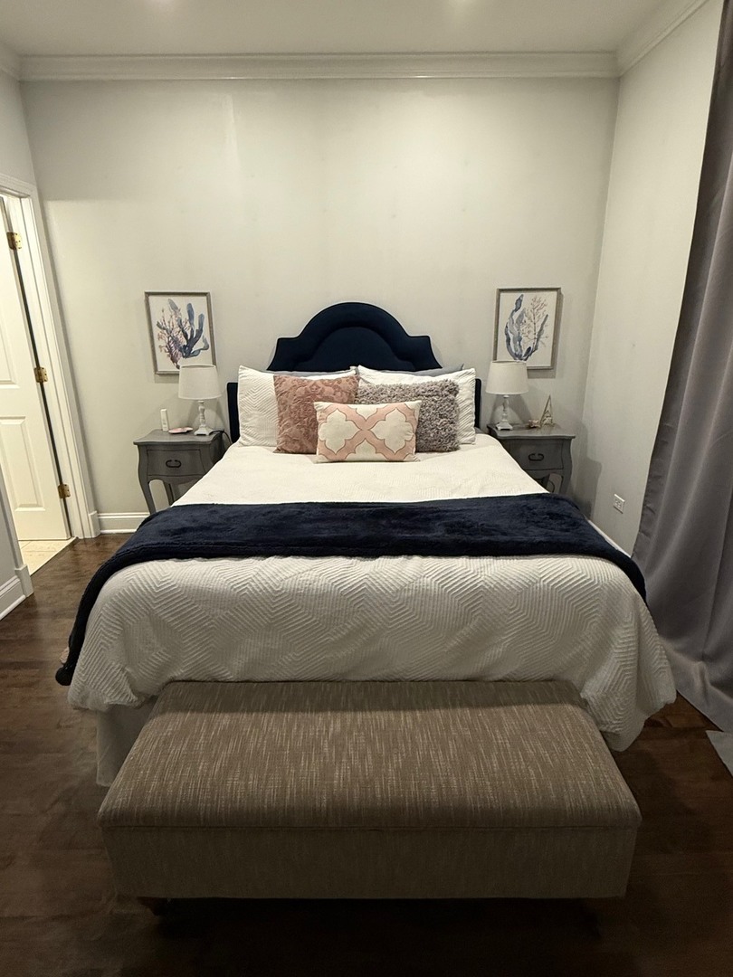 1319 N Bosworth Avenue Unit: 2