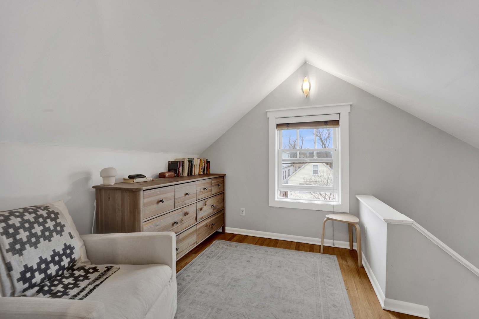 1028 W WOLFRAM Street Unit: 2R