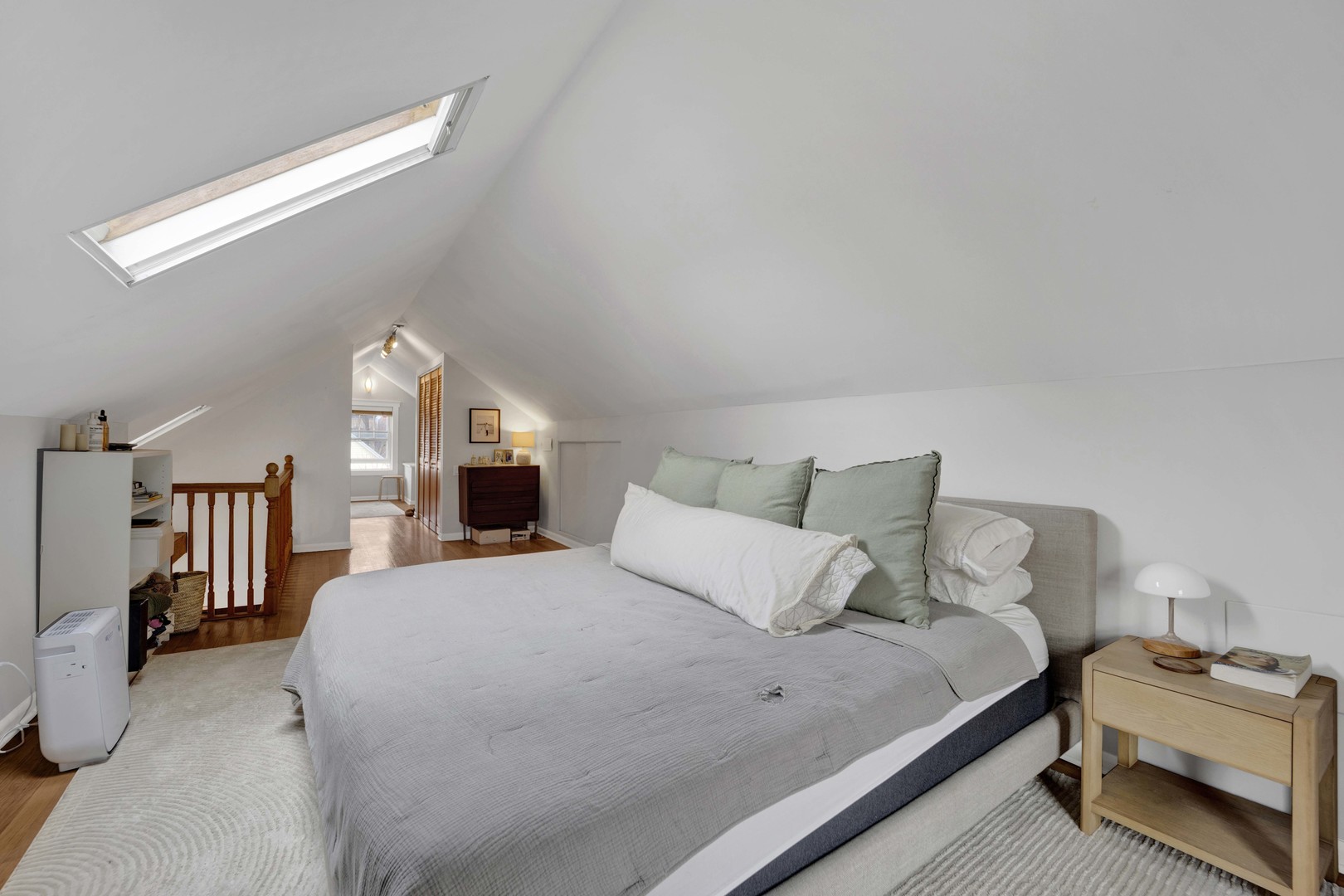 1028 W WOLFRAM Street Unit: 2R