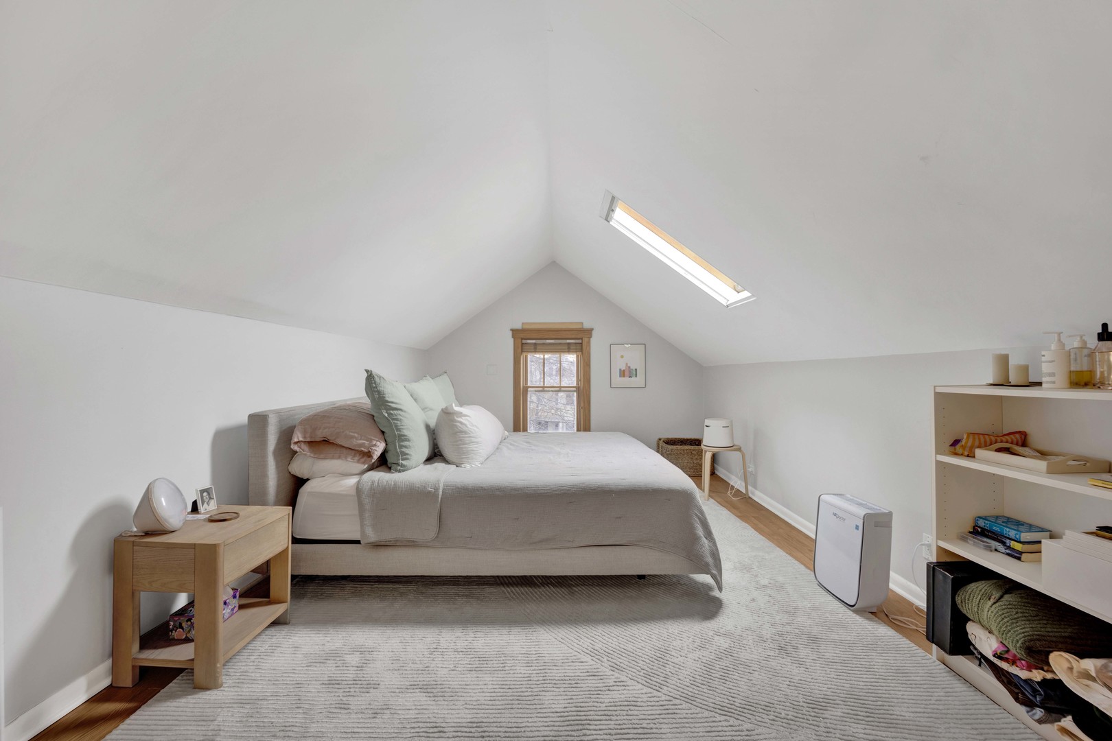 1028 W WOLFRAM Street Unit: 2R