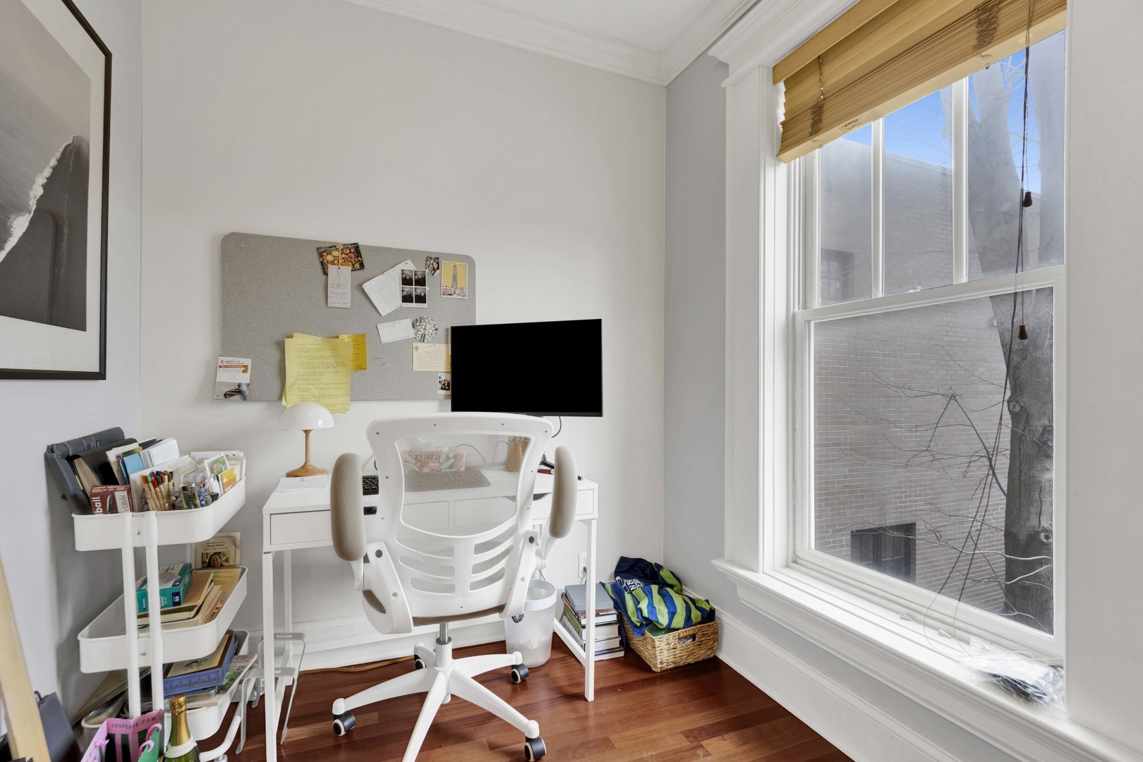 1028 W WOLFRAM Street Unit: 2R