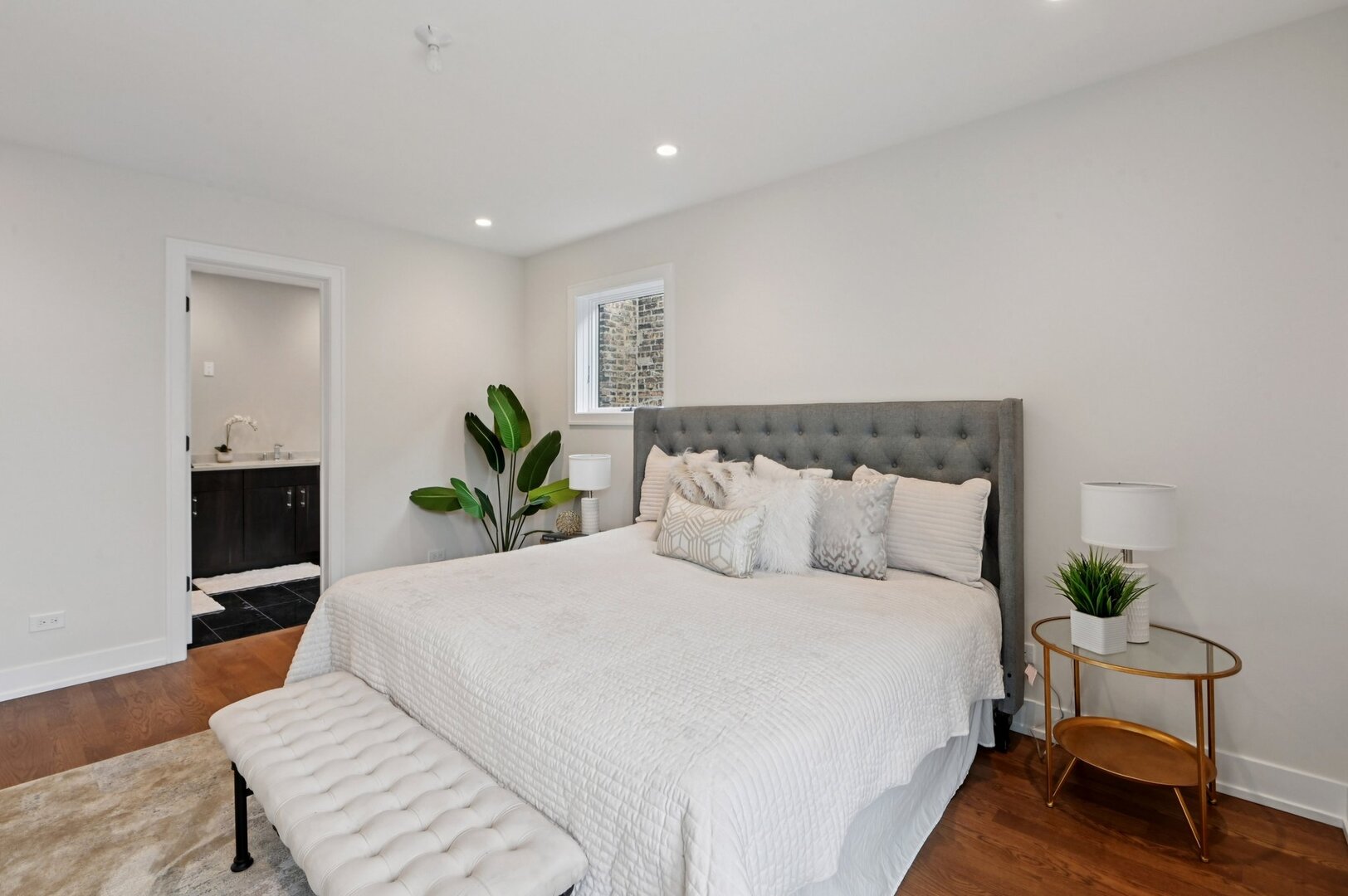 1536 W Chestnut Street Unit: B