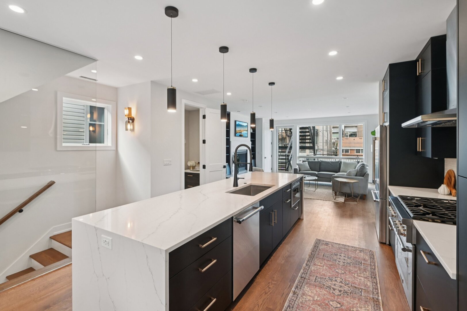 1536 W Chestnut Street Unit: B