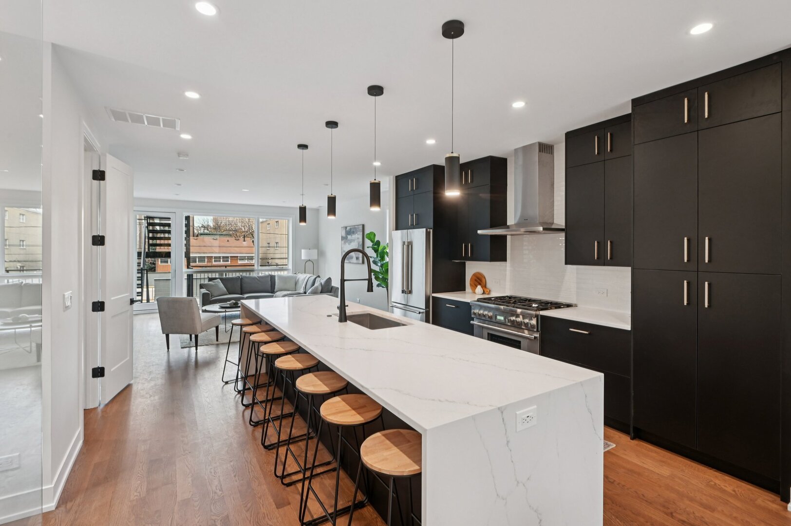 1536 W Chestnut Street Unit: B