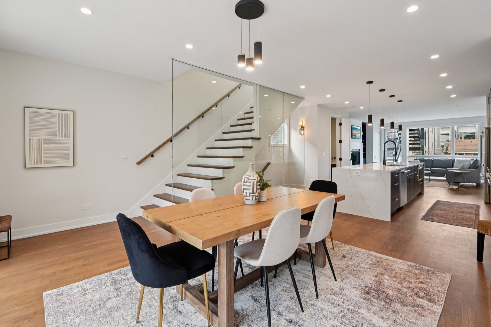 1536 W Chestnut Street Unit: B