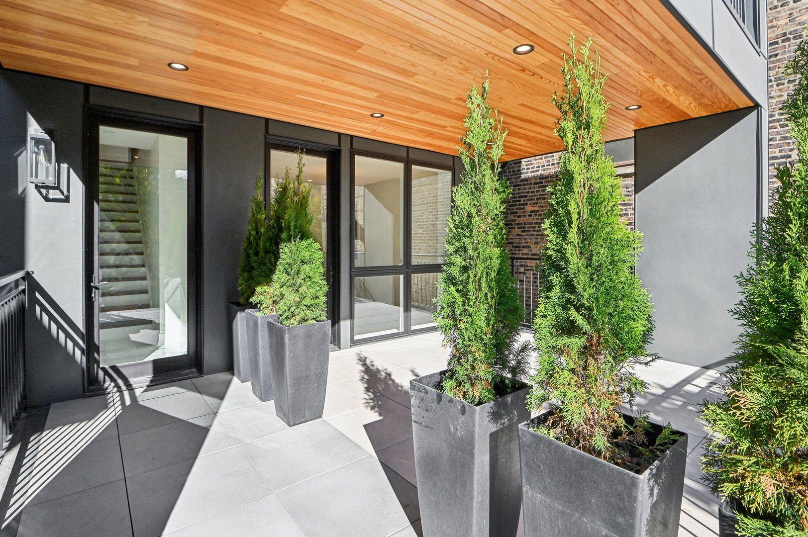 1536 W Chestnut Street Unit: B