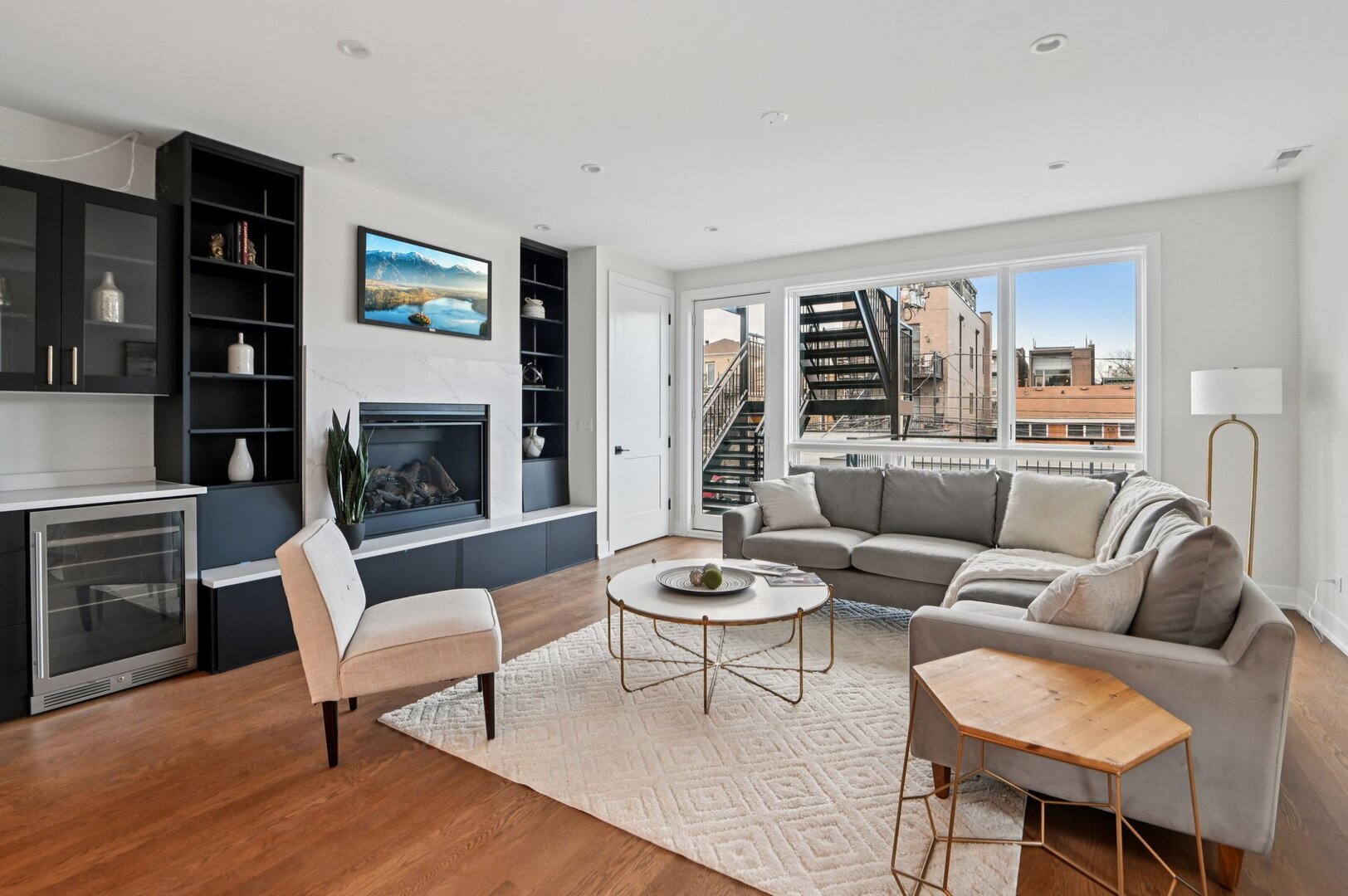 1536 W Chestnut Street Unit: B