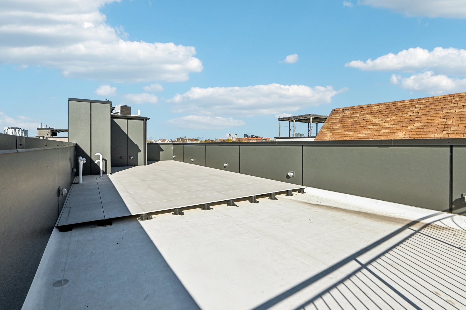 1536 W Chestnut Street Unit: B