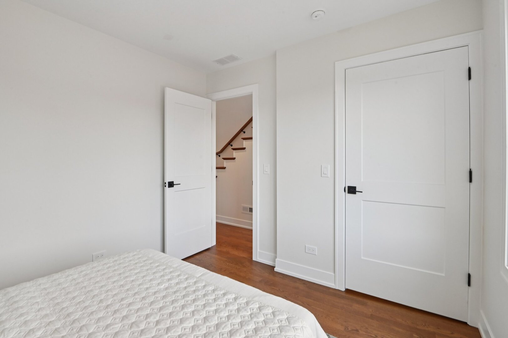 1536 W Chestnut Street Unit: B