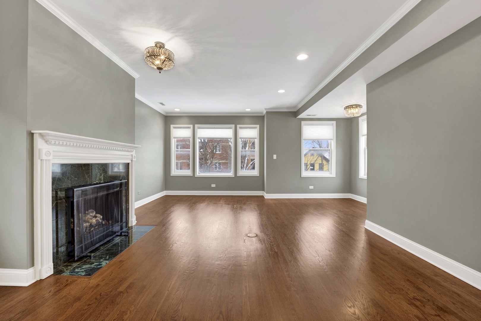 2131 W EVERGREEN Avenue Unit: 2