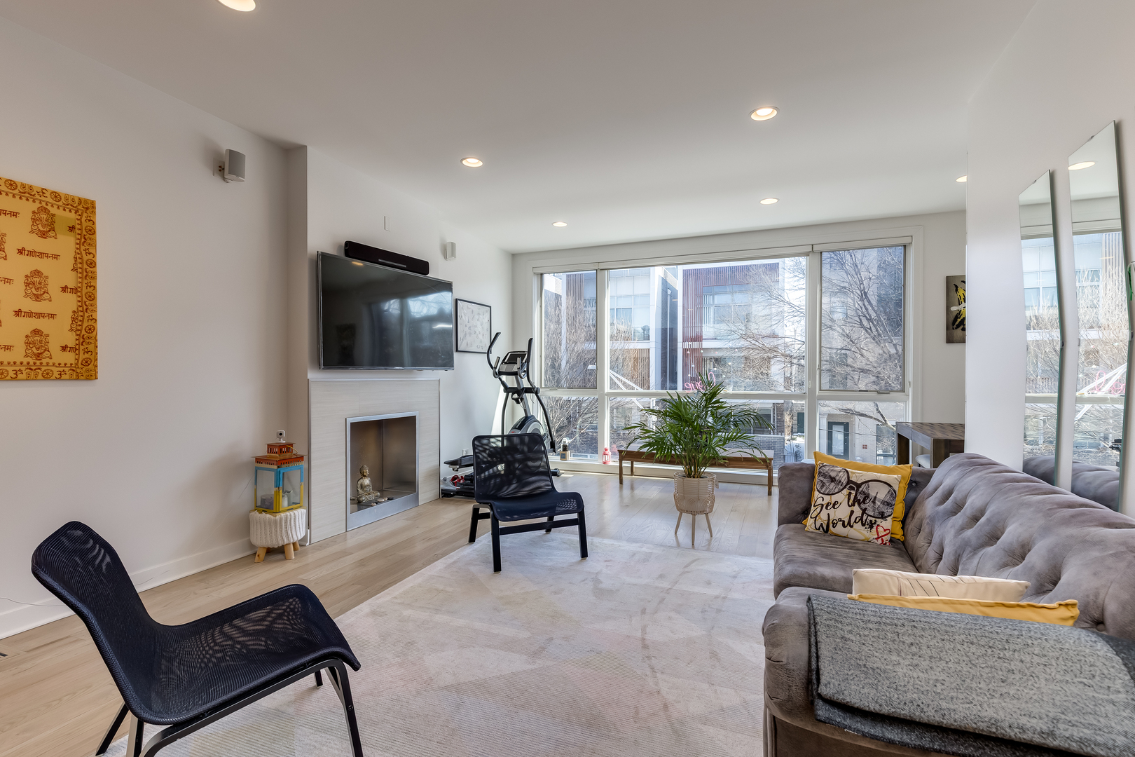 922 N Hermitage Avenue Unit: 2