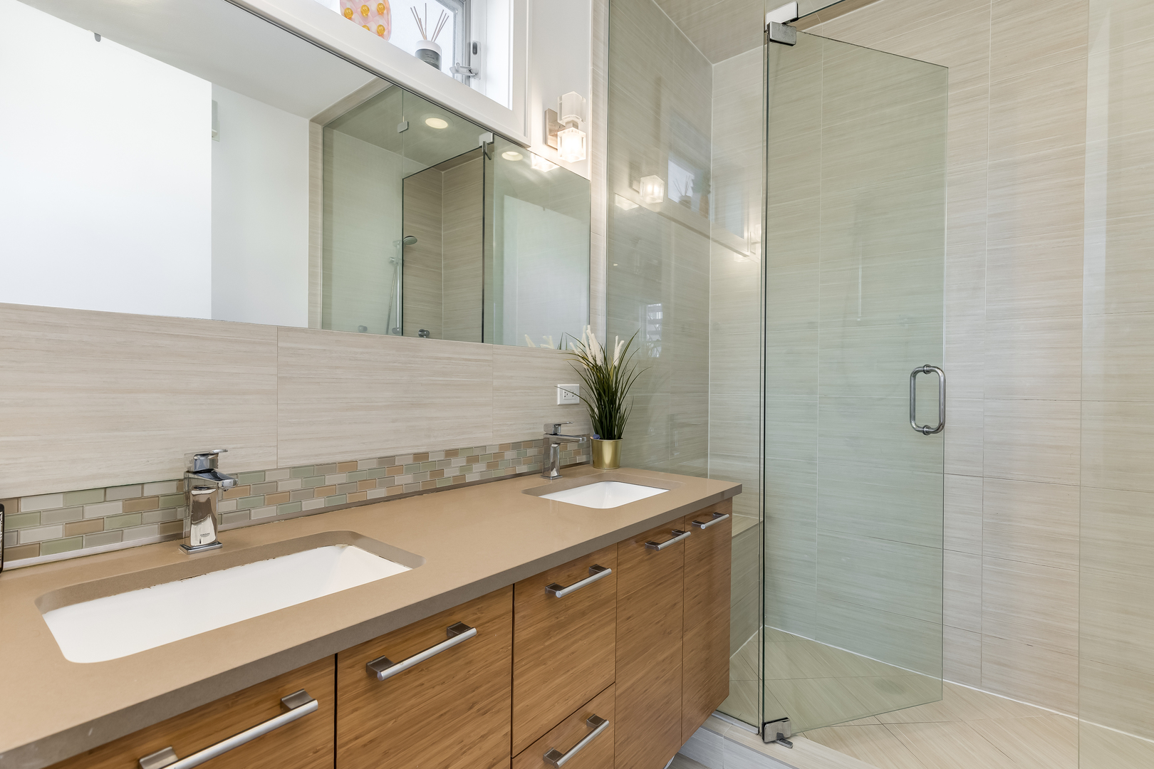 922 N Hermitage Avenue Unit: 2