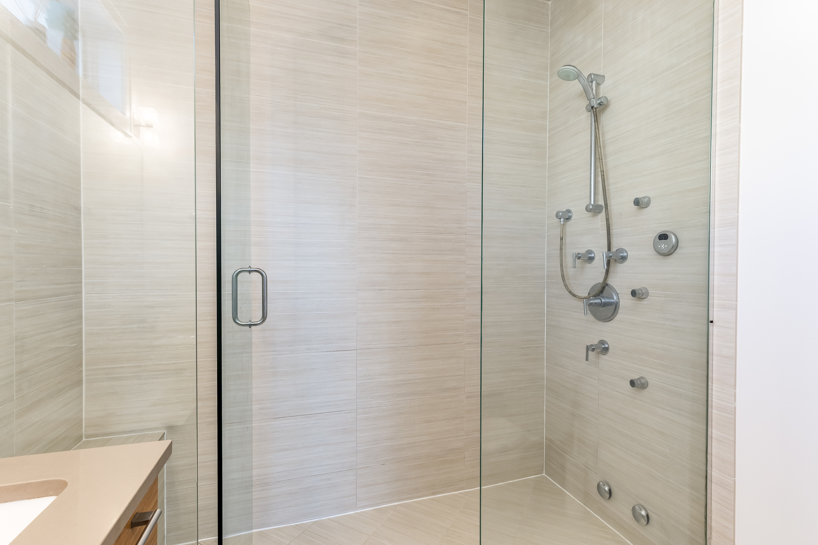 922 N Hermitage Avenue Unit: 2