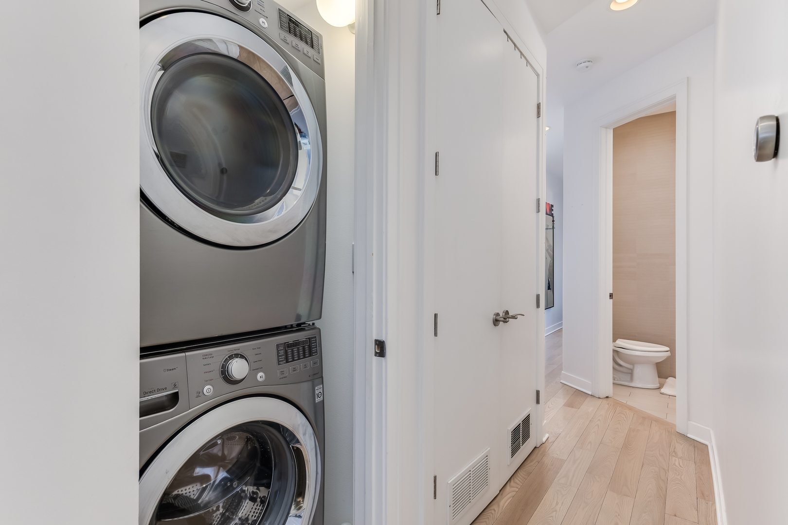 922 N Hermitage Avenue Unit: 2