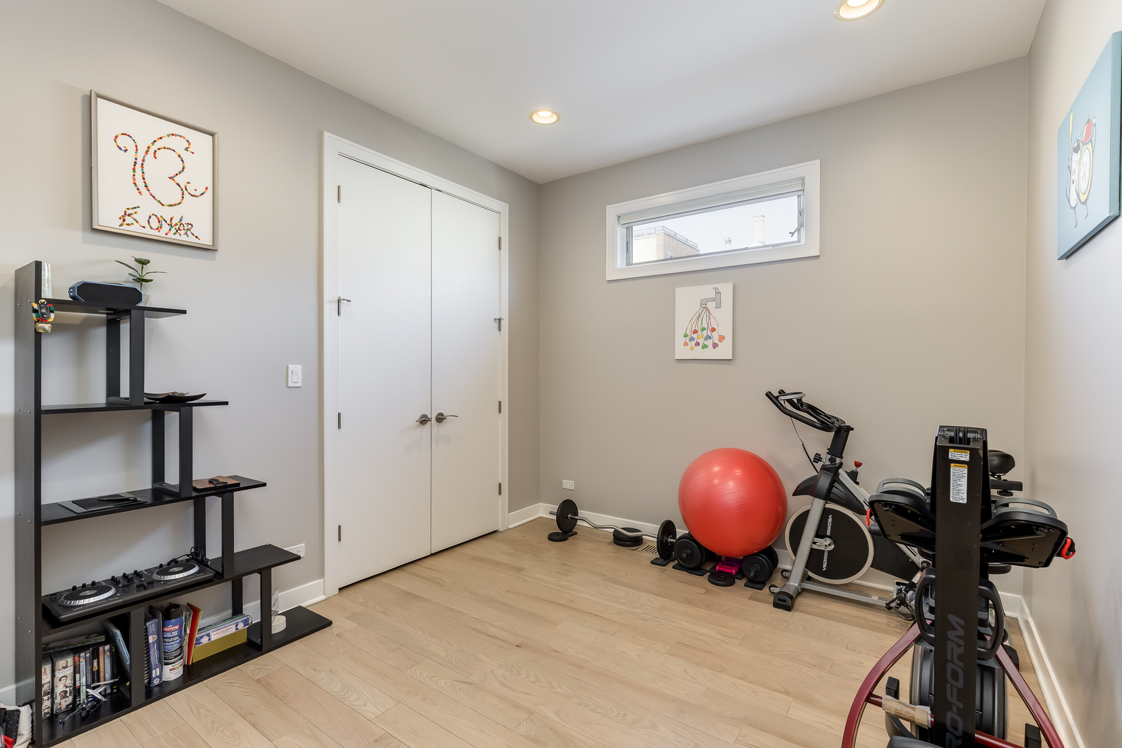922 N Hermitage Avenue Unit: 2