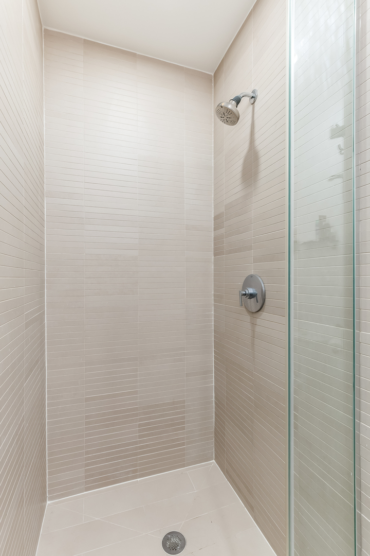 922 N Hermitage Avenue Unit: 2