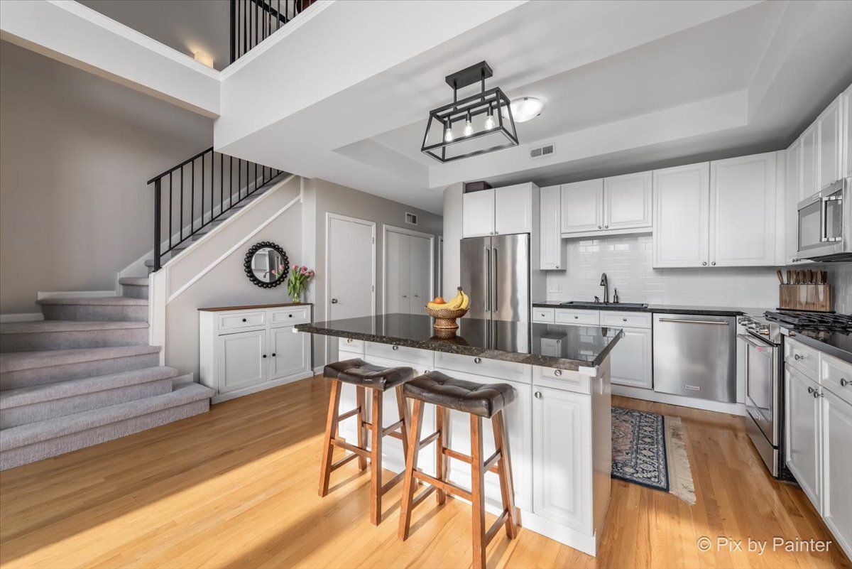 1636 W Erie Street Unit: 3E