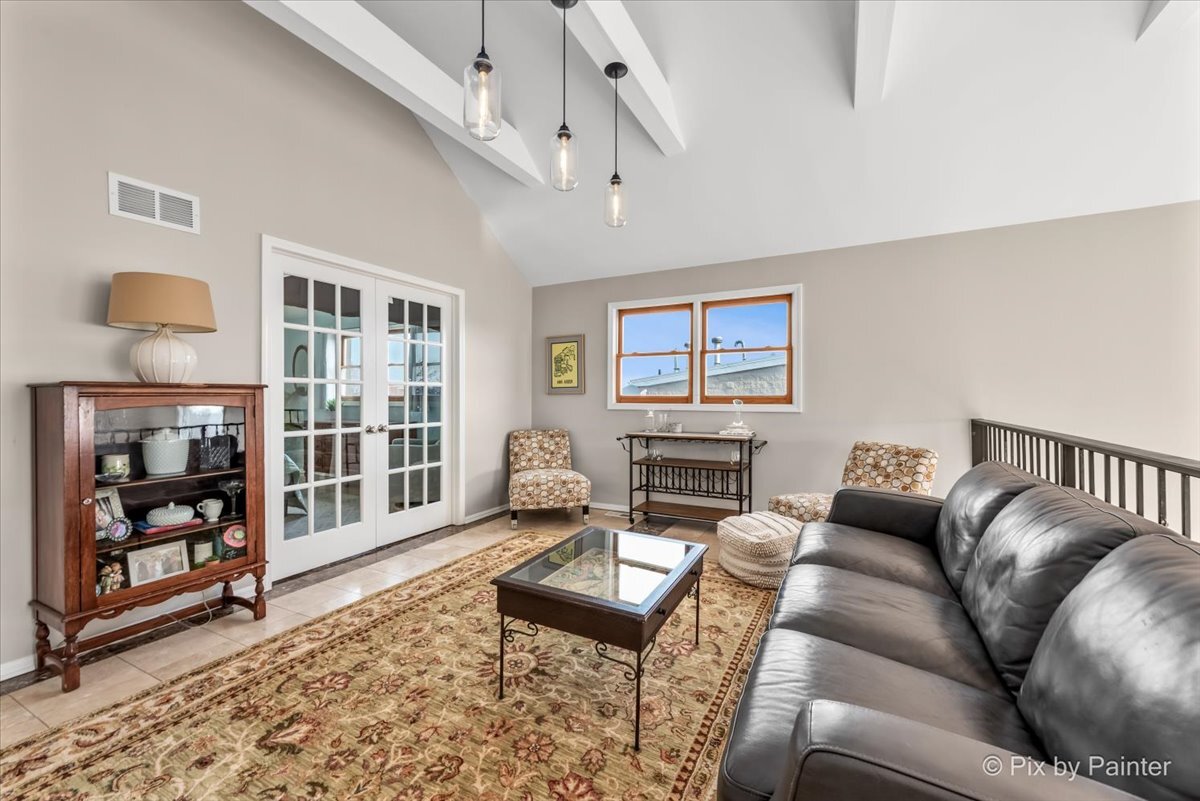 1636 W Erie Street Unit: 3E