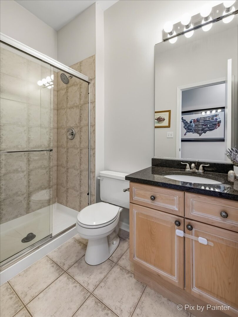 1636 W Erie Street Unit: 3E