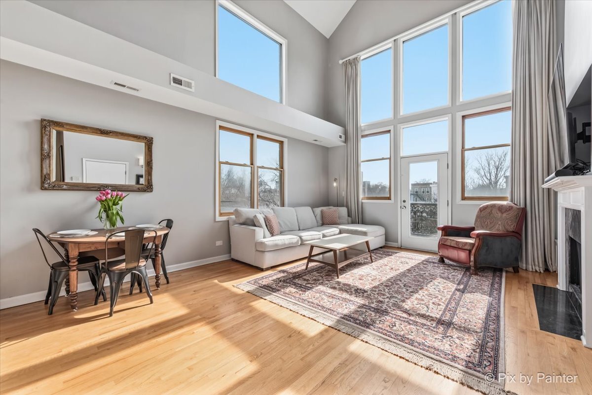 1636 W Erie Street Unit: 3E