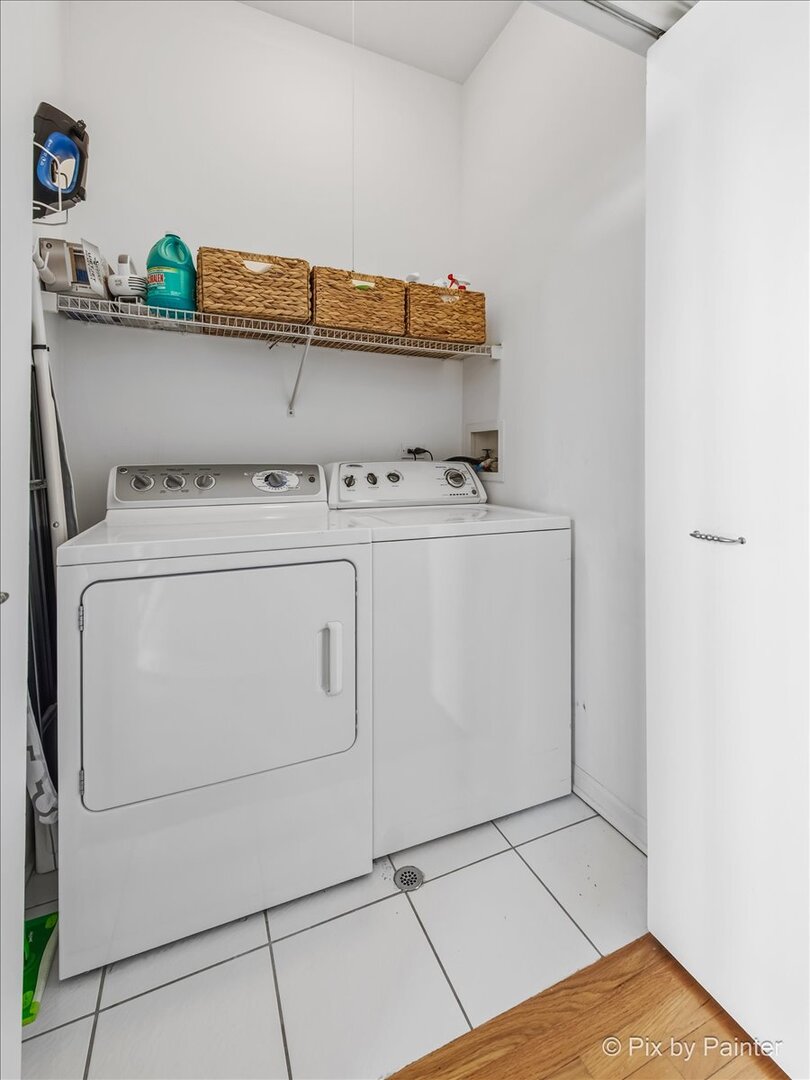 1636 W Erie Street Unit: 3E