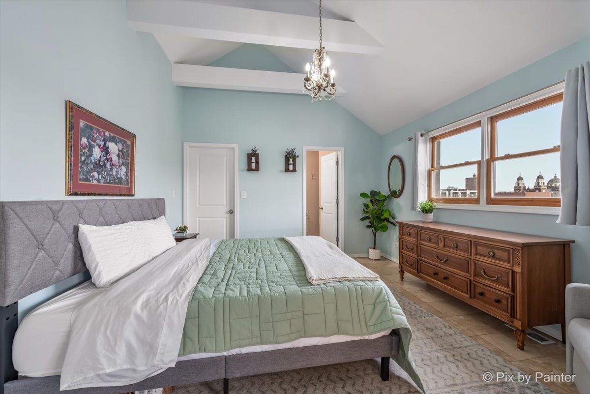 1636 W Erie Street Unit: 3E