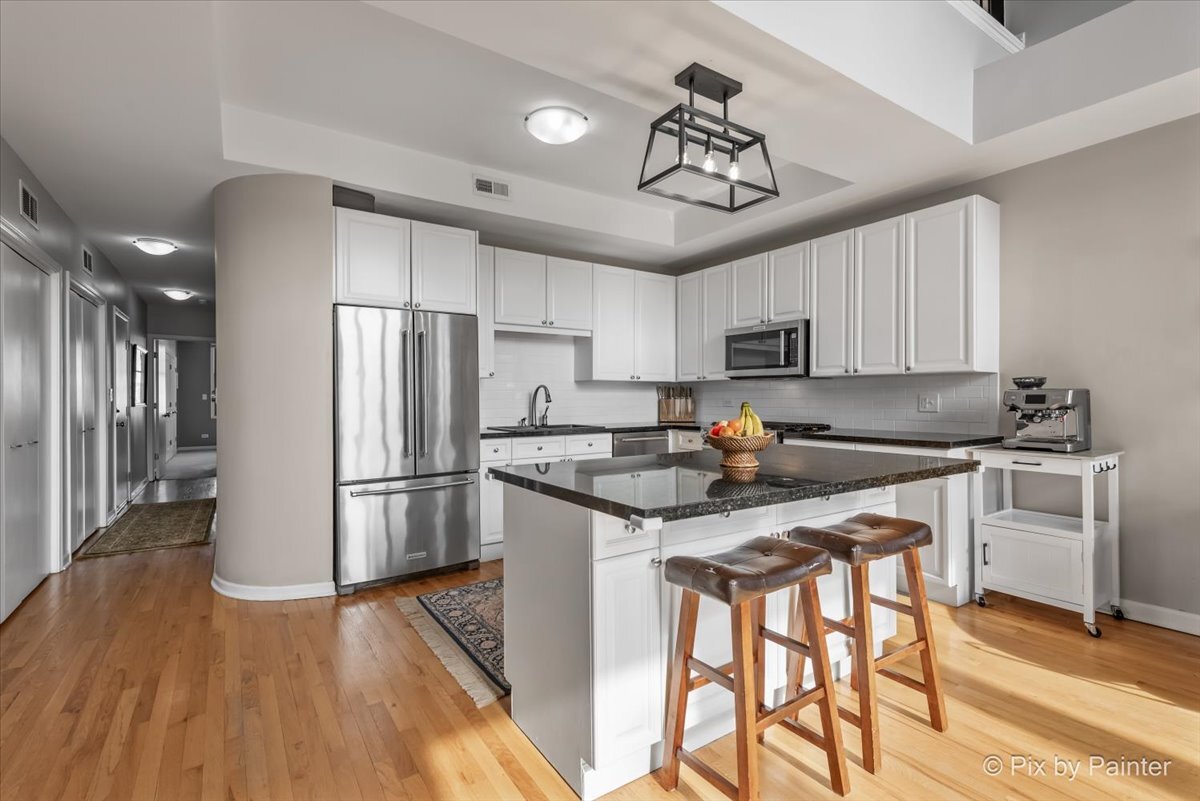 1636 W Erie Street Unit: 3E