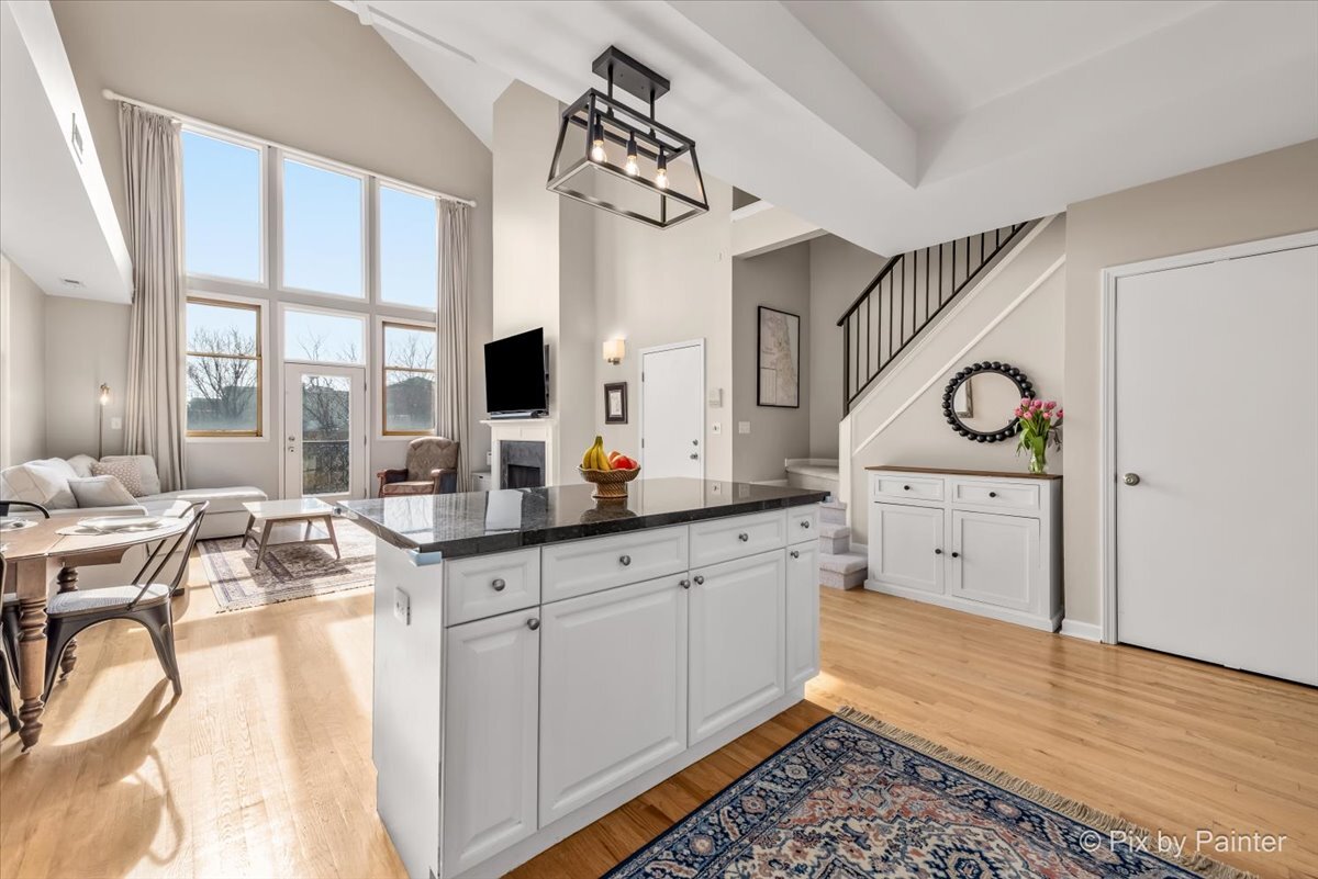 1636 W Erie Street Unit: 3E