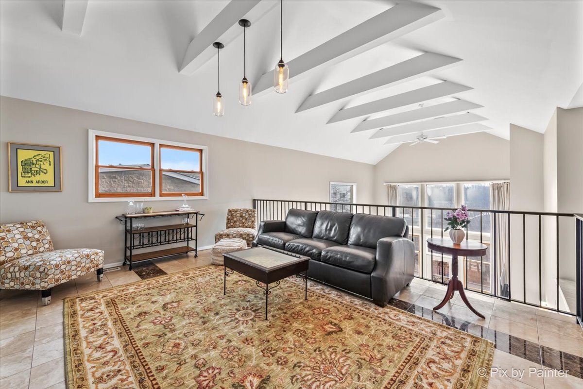 1636 W Erie Street Unit: 3E