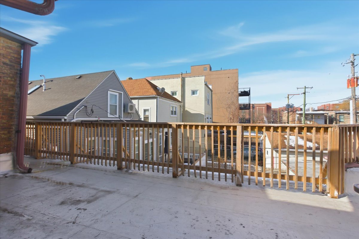 4004 N Bell Avenue Unit: 2D