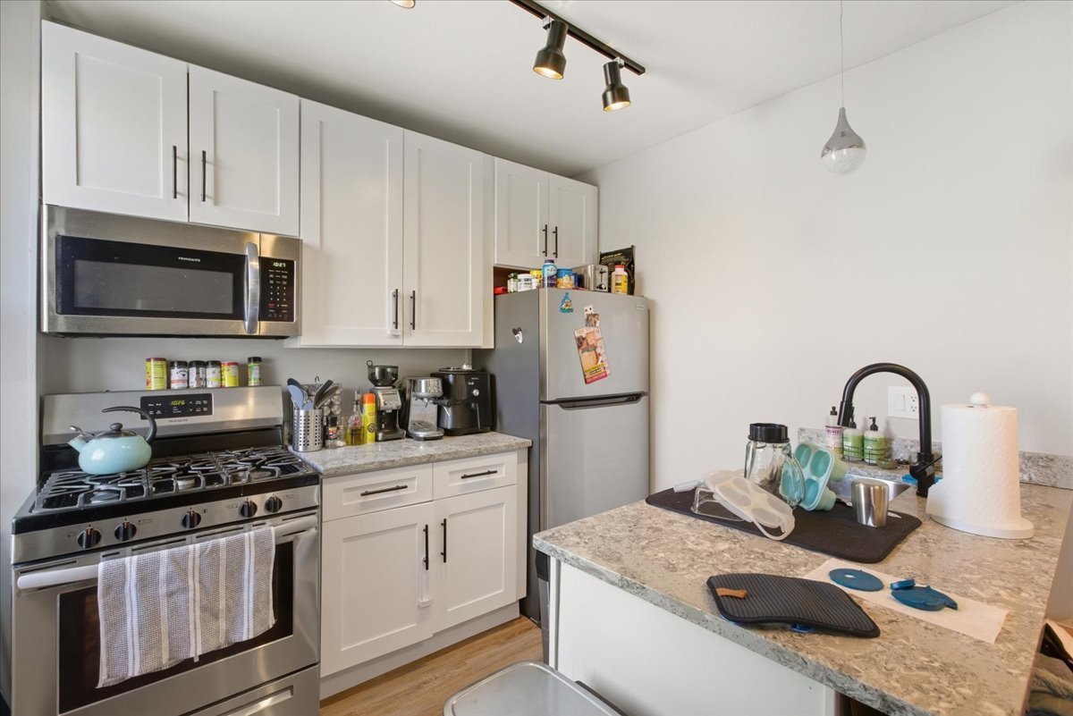 4004 N Bell Avenue Unit: 2D