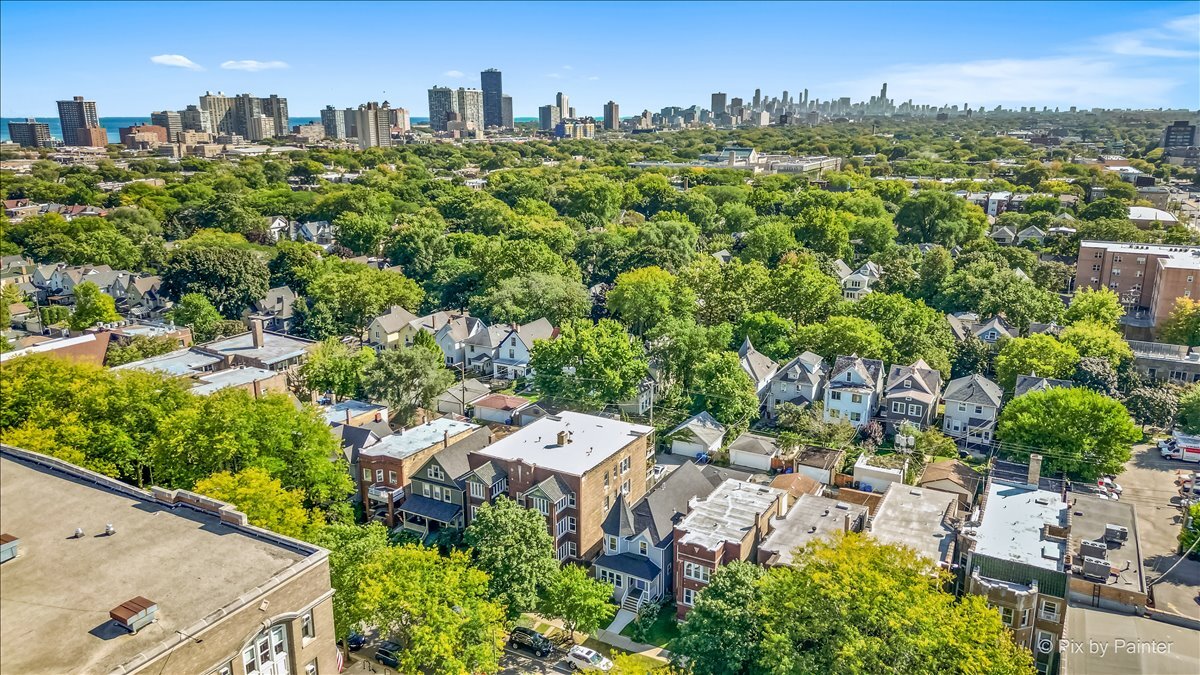 1531 W Granville Avenue