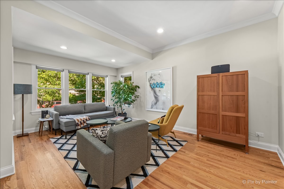 1531 W Granville Avenue