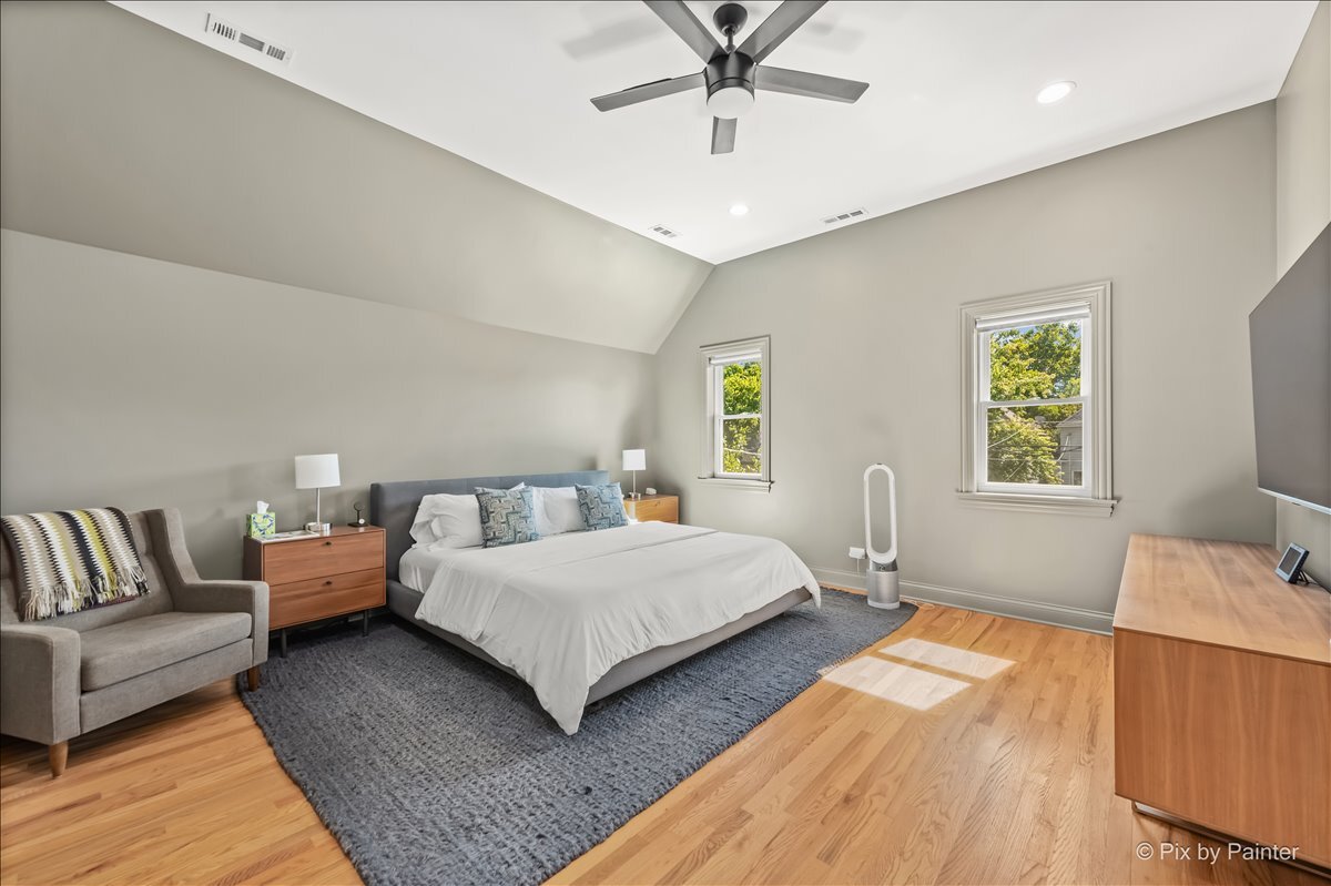 1531 W Granville Avenue