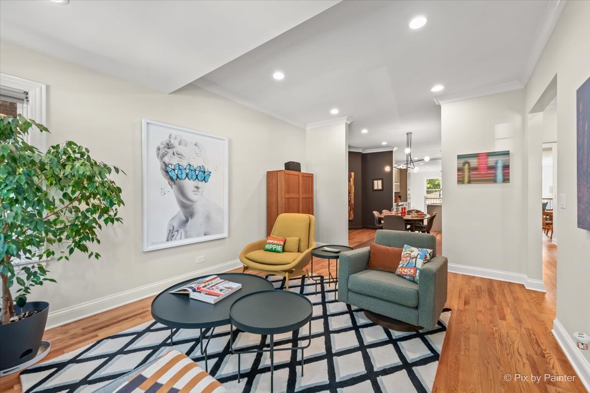 1531 W Granville Avenue